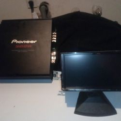  in-dash monitor and amp for car stereo