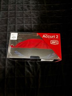 The Accuri 2 100% dirtbike goggles