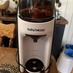 Baby Brezza  Formula Dispenser 