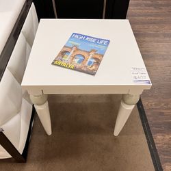Michael Amini AICO (High-End) White, Lacquer End Table 1pc 📣Everything is 50% OFF for this week💥💥