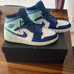Air Jordan 1 Mid ‘Blue Mint’  Size 10.5