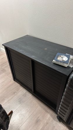 Reptile tank enclosure stand