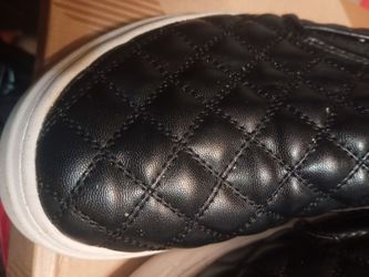 Steve Madden platform black slides
