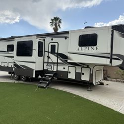 2021 Keystone Alpine 3700fl