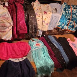 HUGE LOT GIRL 7 -9 CLOTHES 