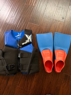 HO Sports Life Jacket and Swim Fins Bundle