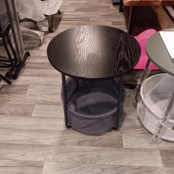 New Side Table W Basket Black