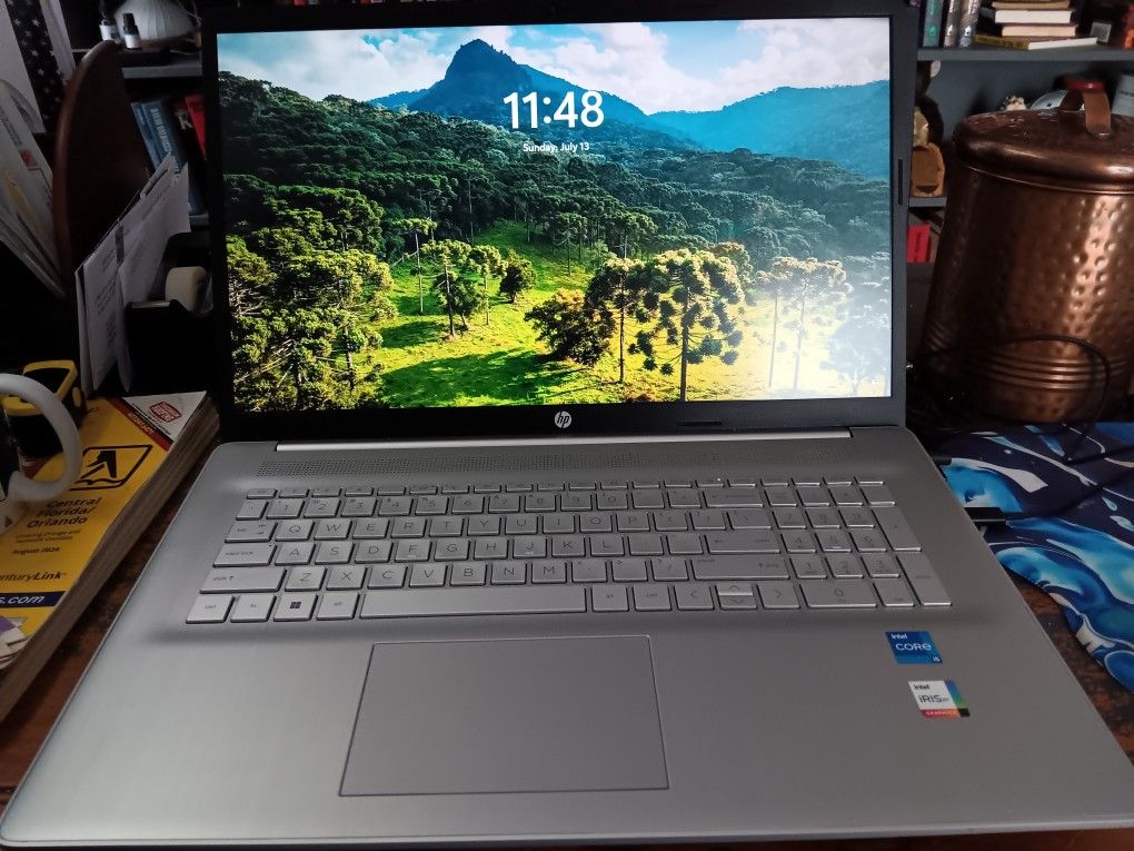 HP 17" LAPTOP Barely Used Excellent Condition