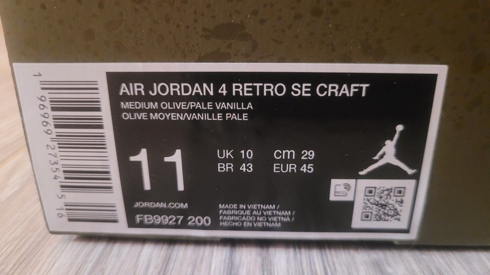 Air Jordan 4 Craft
Olive