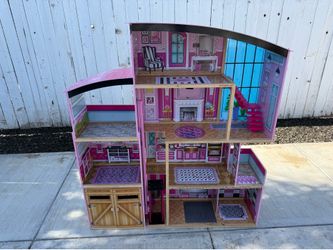 Barbie dollhouse