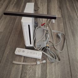 Nintendo Wii System  Gamecube Compatible 