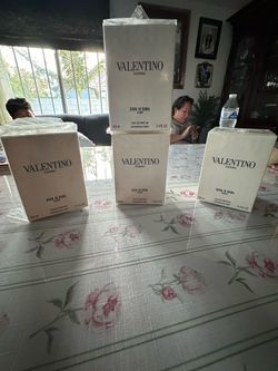 Valentino Donna Born in Roma Ivory