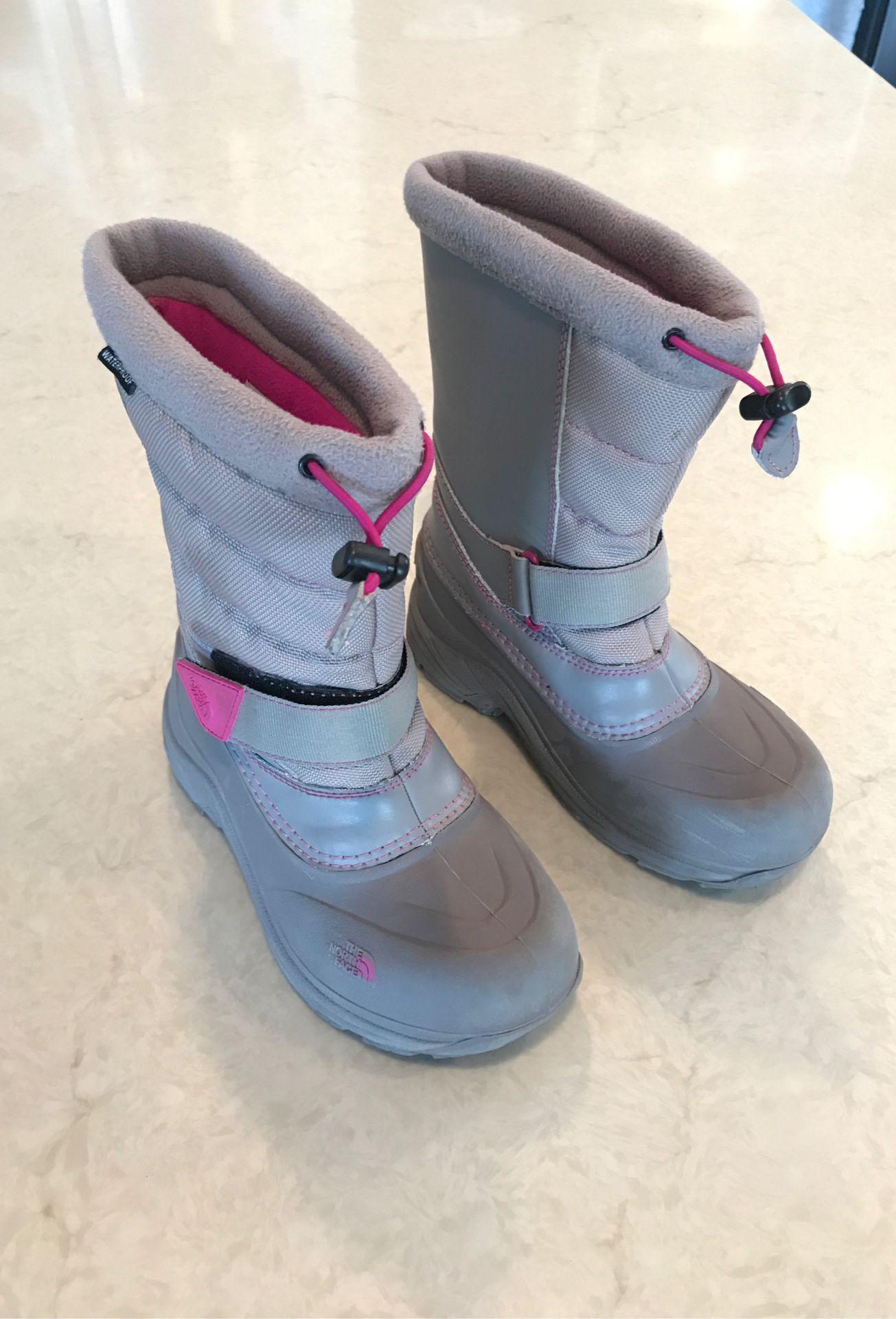The North Face kids winter snow boots SIZE 1 girl/boy Pink & Gray