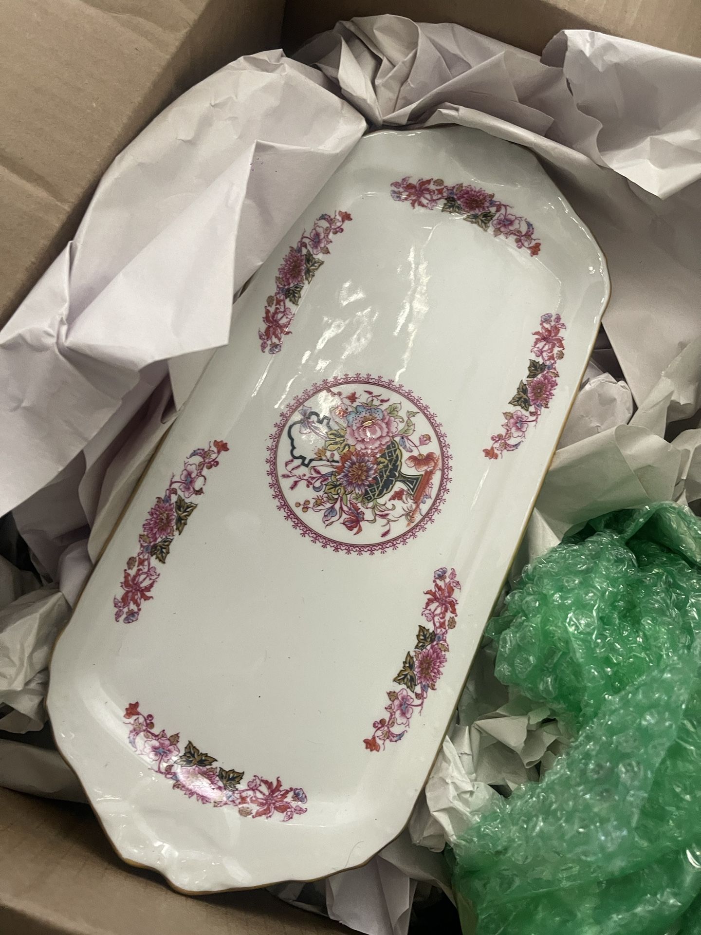 Fine China full set 150