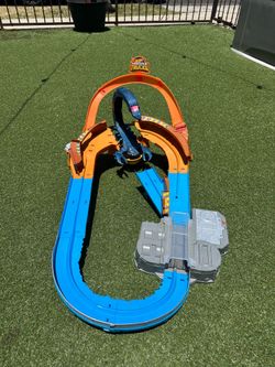 Hot wheels track