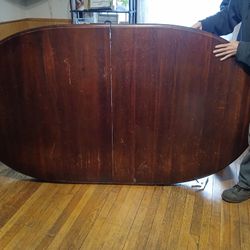 Mahagoni Table With Chairs