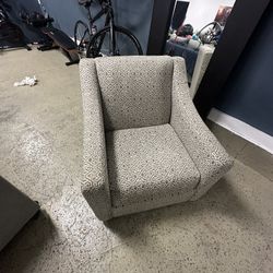 Swivel Chair 