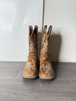 Shyanne Little Lasy Floral Embroidered Western Boots Size 9
