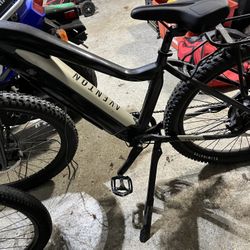 Aventon Level 1 Commuter 