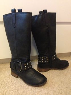 Girls black boots