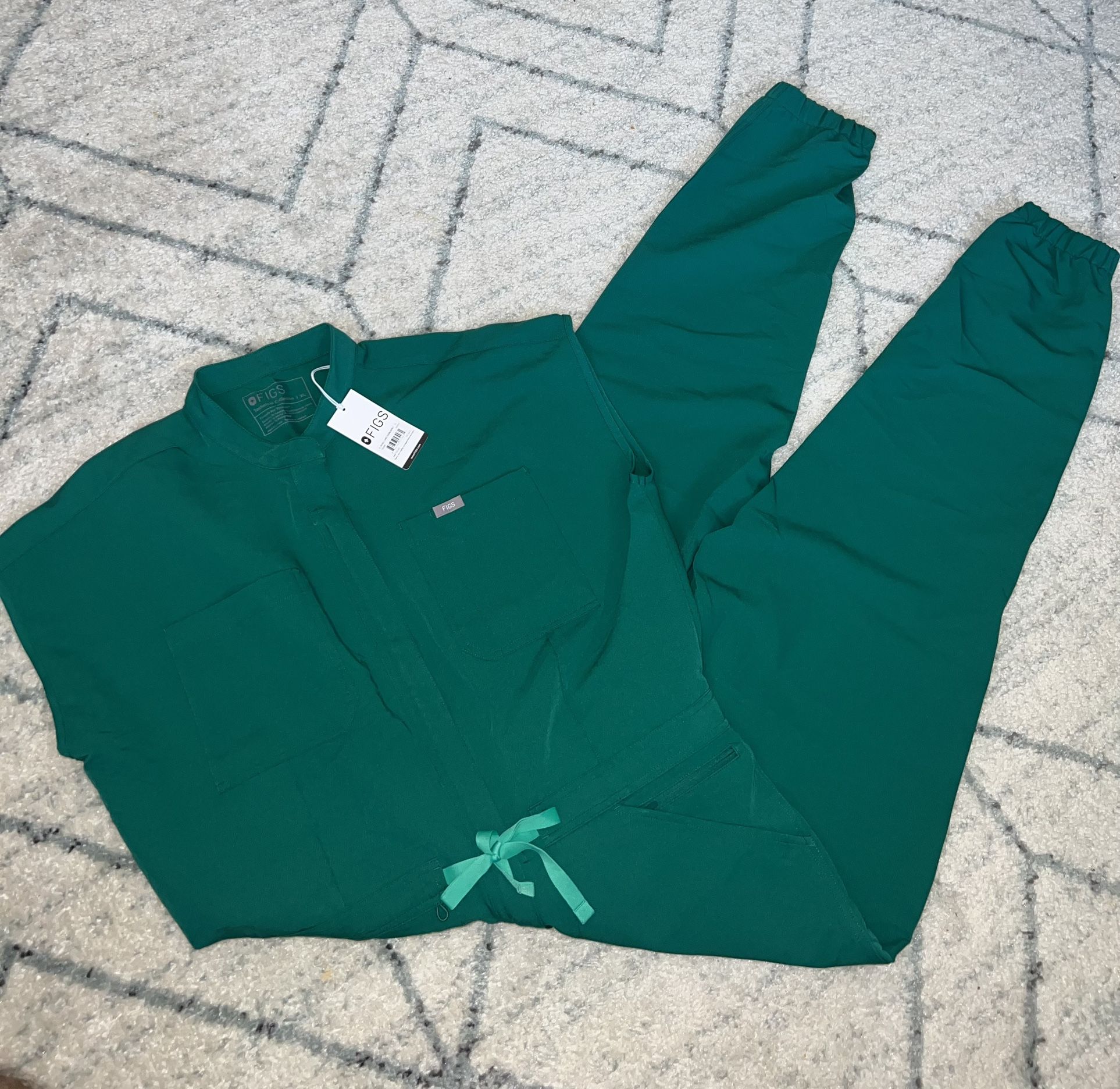 NWT FIGS Rafaela Womens Cargo Scrub Jumpsuit Jogger Hunter Green PO5412