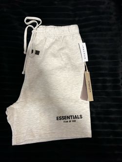 essentials shorts light oat small