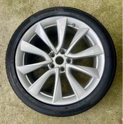 Continental ProContact T1 tire for the Tesla Model 3