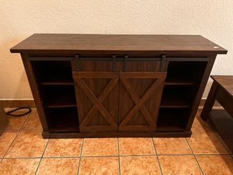 Sideboard / Entertainment center