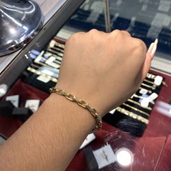 10k Gold Link Bracelet 