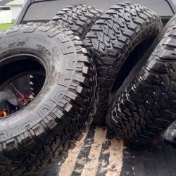 4   37× 12.50 R   16.5 LT