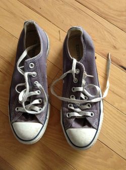 Grey converse