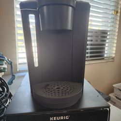 Keurig Coffee Maker And Pod Holder