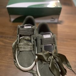 Olive Puma Sneakers 