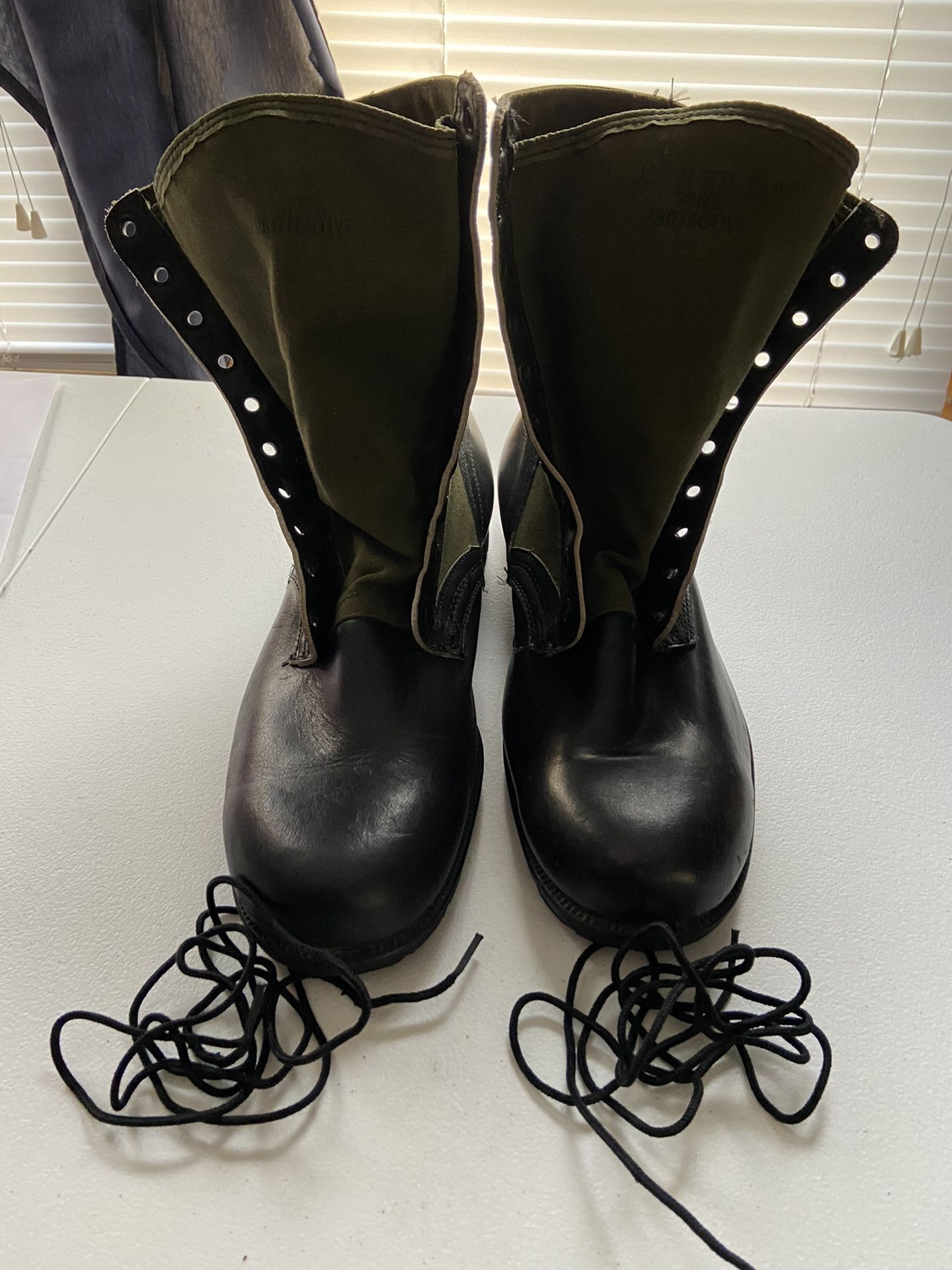 Army Combat Vietnam Jungle Boots Size 13R