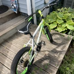 Kids 3’0 Avigo Skramble Bike