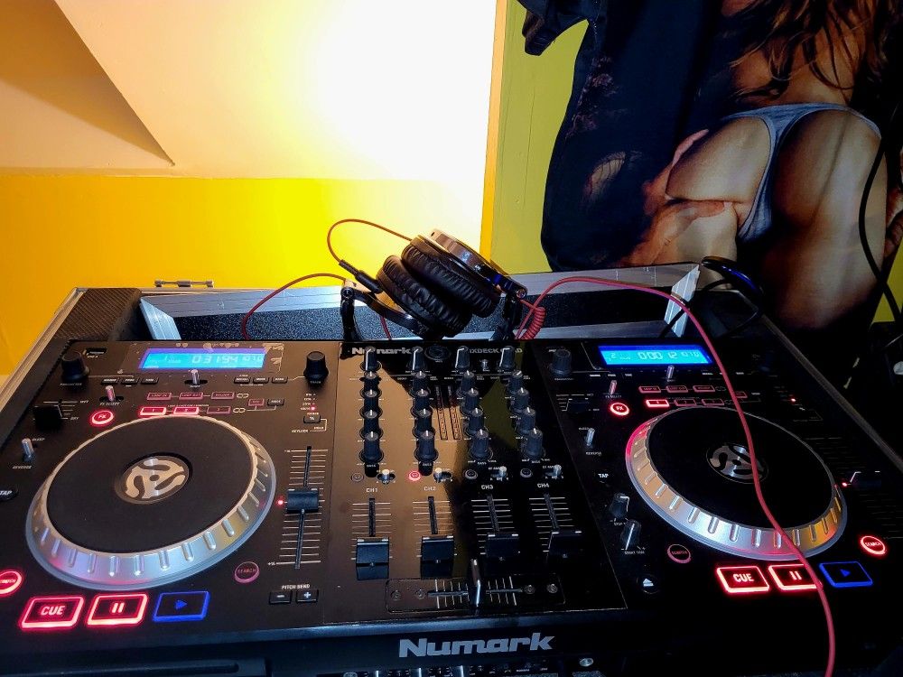 Numark Mixdeck Quad 4