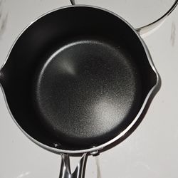 WearEver Red Non-Stick 2.4 Quart Glass Lid Covered Pot Saucepan