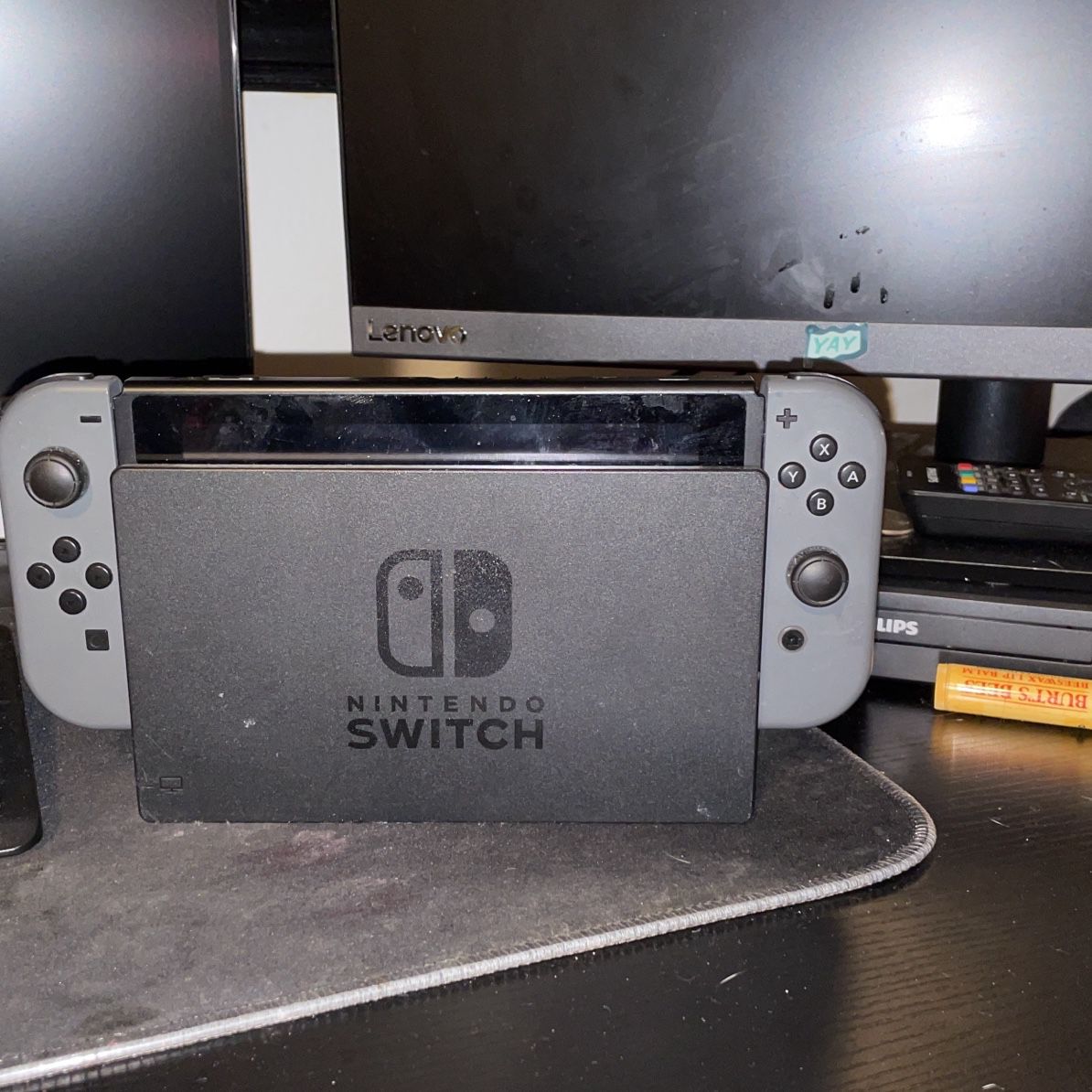 *PRICE DROP* Nintendo Switch (COMES WITH 128GB SD!)