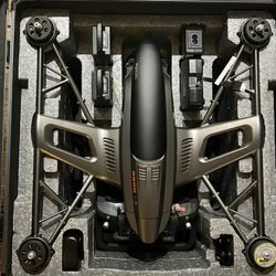 Yuneec Typhoon Q500+ 4K  Drone - Hard Case - 2 Batteries - Steady Grip