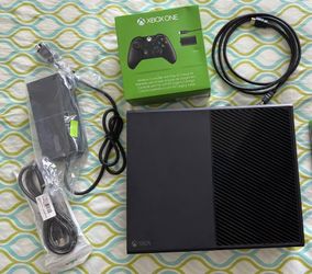 Microsoft Xbox One 500GB Black with new controler