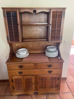 Wood Hutch