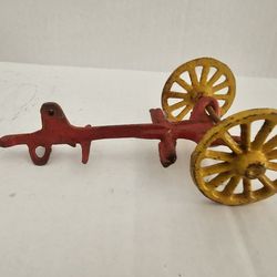 Vintage Two Horse Drawn Cast Iron Toy for Fire Pumper Engine

