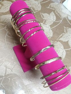 Fashion gold tone bangles