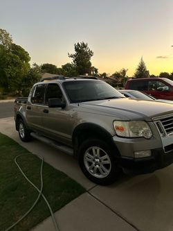 Ford Explorer Sport Trac Truck