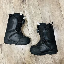 FLOW KIDS SNOWBOARDING BOOTS YOUTH SIZE 1