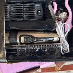 Like New Dog Clippers Kit Includes Clippers Comb Nail Clippers Etc &15 Cash Available 11/29 Grand Terrace Area Pick Up
