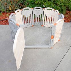 Play Pen with Locking  Gate Nine 13" Panels plus 26" Gate Panel 