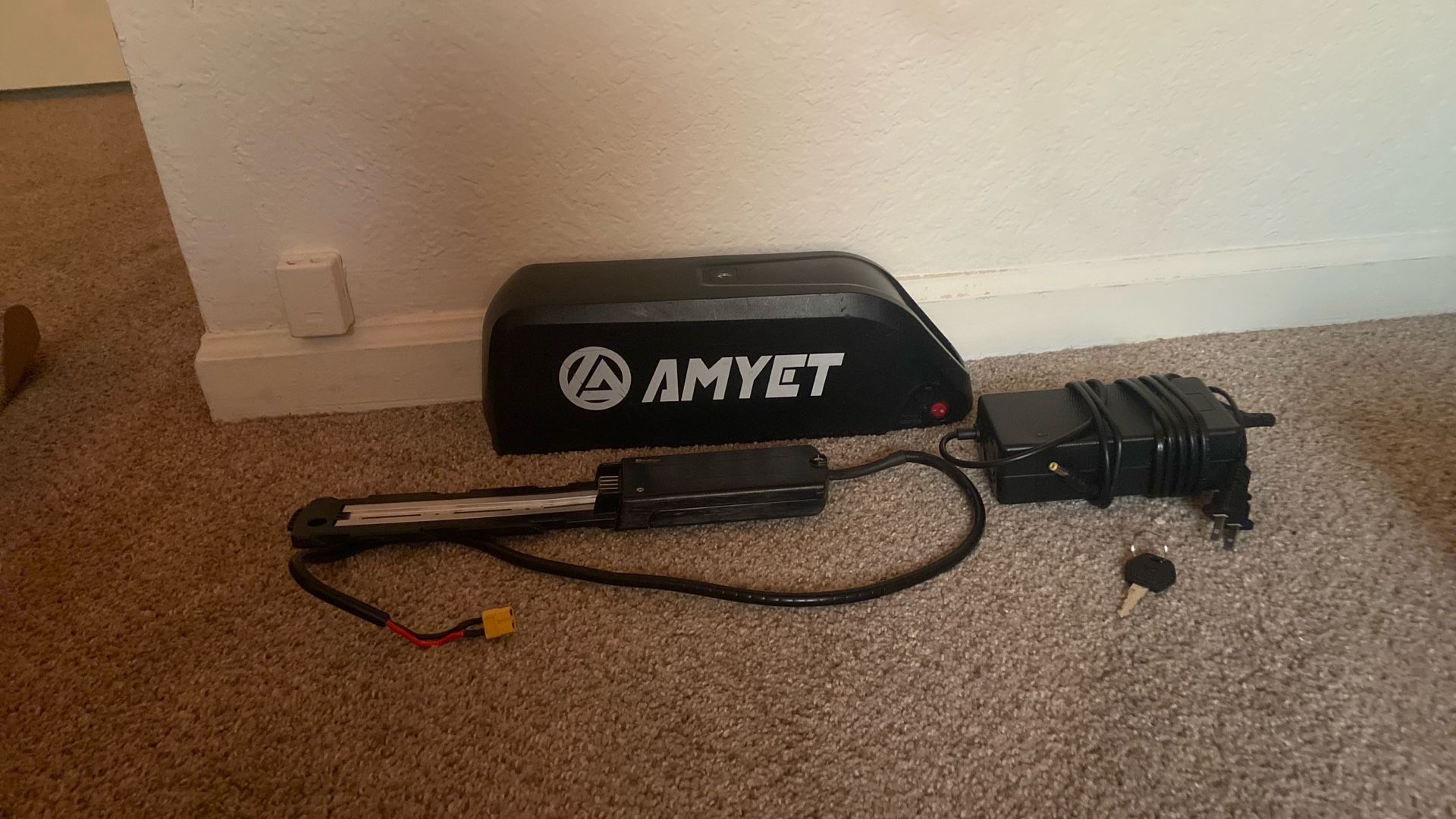 E-bike Battery Kit With Key And Charger (‼️Not Firm On Price‼️)