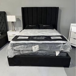 NEW IN 6FT Black Boucle Fabric Bed Frame King and Queen Size