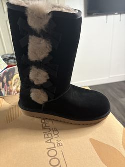 UGG TALL BLACK BOOTS WMNS 8